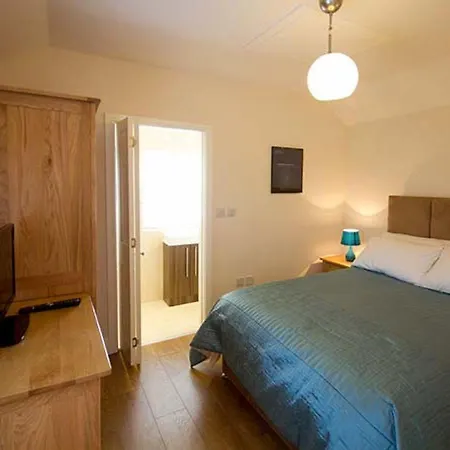 Holiday home Beechwood *